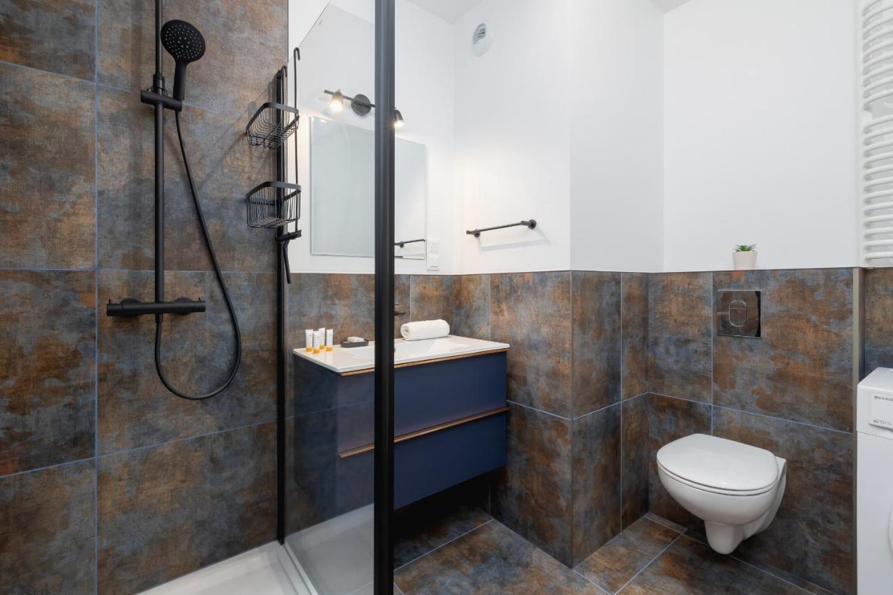 Beautiful Klimeckiego With Balcony By Renters Apartment